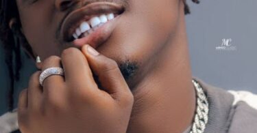 MP3 DOWNLOAD Kayumba - Uwoya