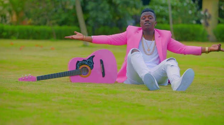 VIDEO DOWNLOAD Rayvanny – Natafuta Kiki