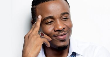 MP3 DOWNLOAD Alikiba Ft Roma - Nani Mwanangu