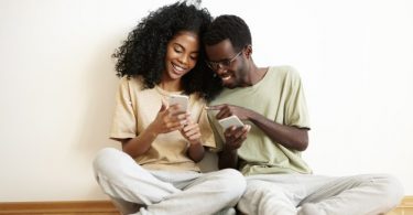 Maswali 9 Ya Kuzingatia Kabla Kuingia Katika Mahusiano