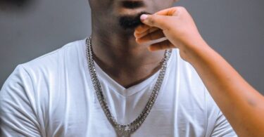 MP3 DOWNLOAD Aslay Ft Bahati – Nasubiri Nini/Bora Nife