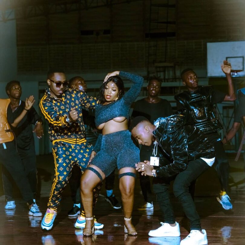 VIDEO DOWNLOAD Roberto Ft. Ibraah – Work