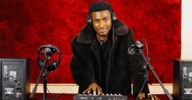 MP3 DOWNLOAD Yuzzo Mwamba – The Interview