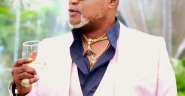 MP3 DOWNLOAD Koffi Olamide - Ultimatum