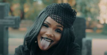 VIDEO Rosa Ree – Mama Omollo MP4 DOWNLOAD