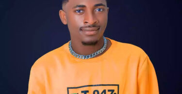 MP3 DOWNLOAD Yuzzo Mwamba - Mpenzi Pombe