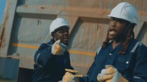MP4 DOWNLOAD Dayoo Ft Rayvanny – Huu Mwaka