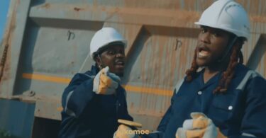 MP4 DOWNLOAD Dayoo Ft Rayvanny – Huu Mwaka