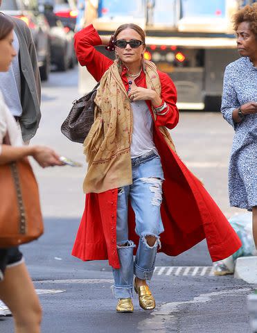 Mary-Kate and Ashley Olsen's Effortless Fall Fashion: A Rare NYC Outing