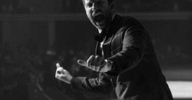 Who is Brett Eldredge? Everything You Need to Know