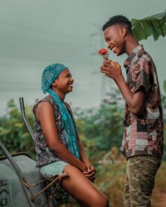 Ujumbe Mfupi wa Mahaba wa Kumfurahisha Umpendaye
