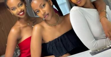 Mama Na Binti Yake Na Mdogo Wake